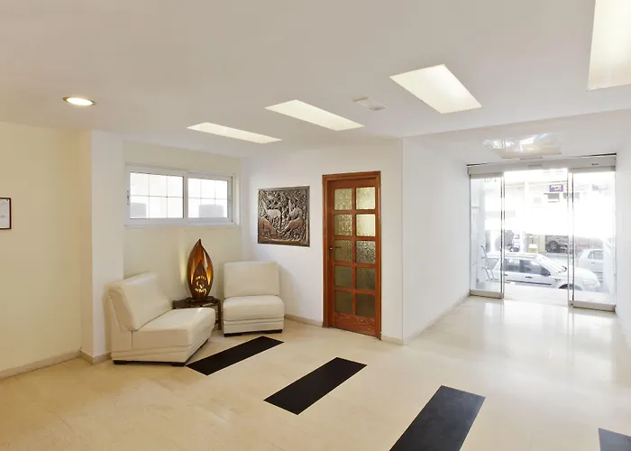 アフリカ ホテル 2*