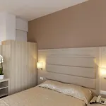 Africa 2* Rhodes City