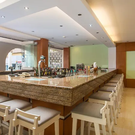 アフリカ ホテル 2*