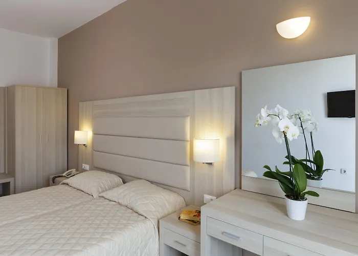 Africa 2* Rhodes City